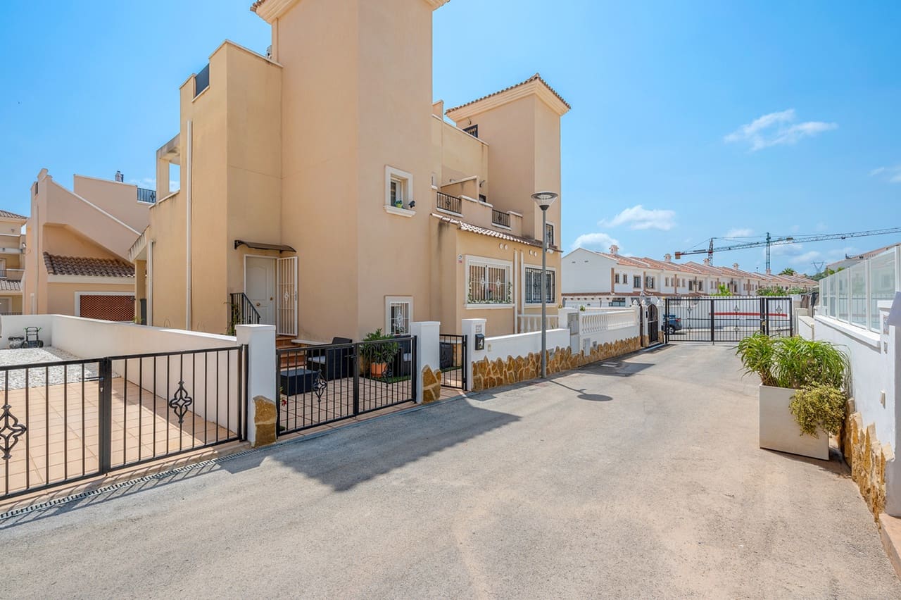 3 soverom Villa til salgs i San Miguel de Salinas med svømmebasseng garasje - € 219 900 (Ref: 10012932)
