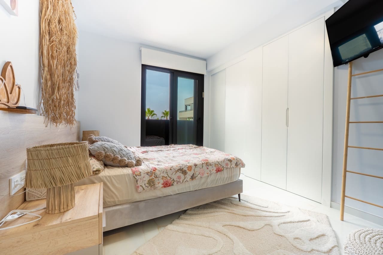 2 slaapkamer Appartement te koop in Orihuela Costa met zwembad garage - € 264.000 (Ref: 10012934)