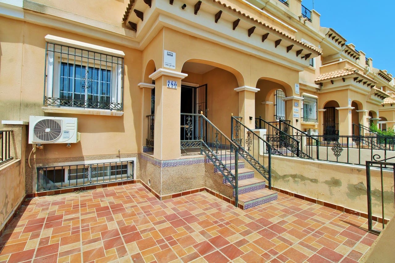 3 sovrum Hus till salu i Villamartin med pool garage - 199 950 € (Ref: 10017140)