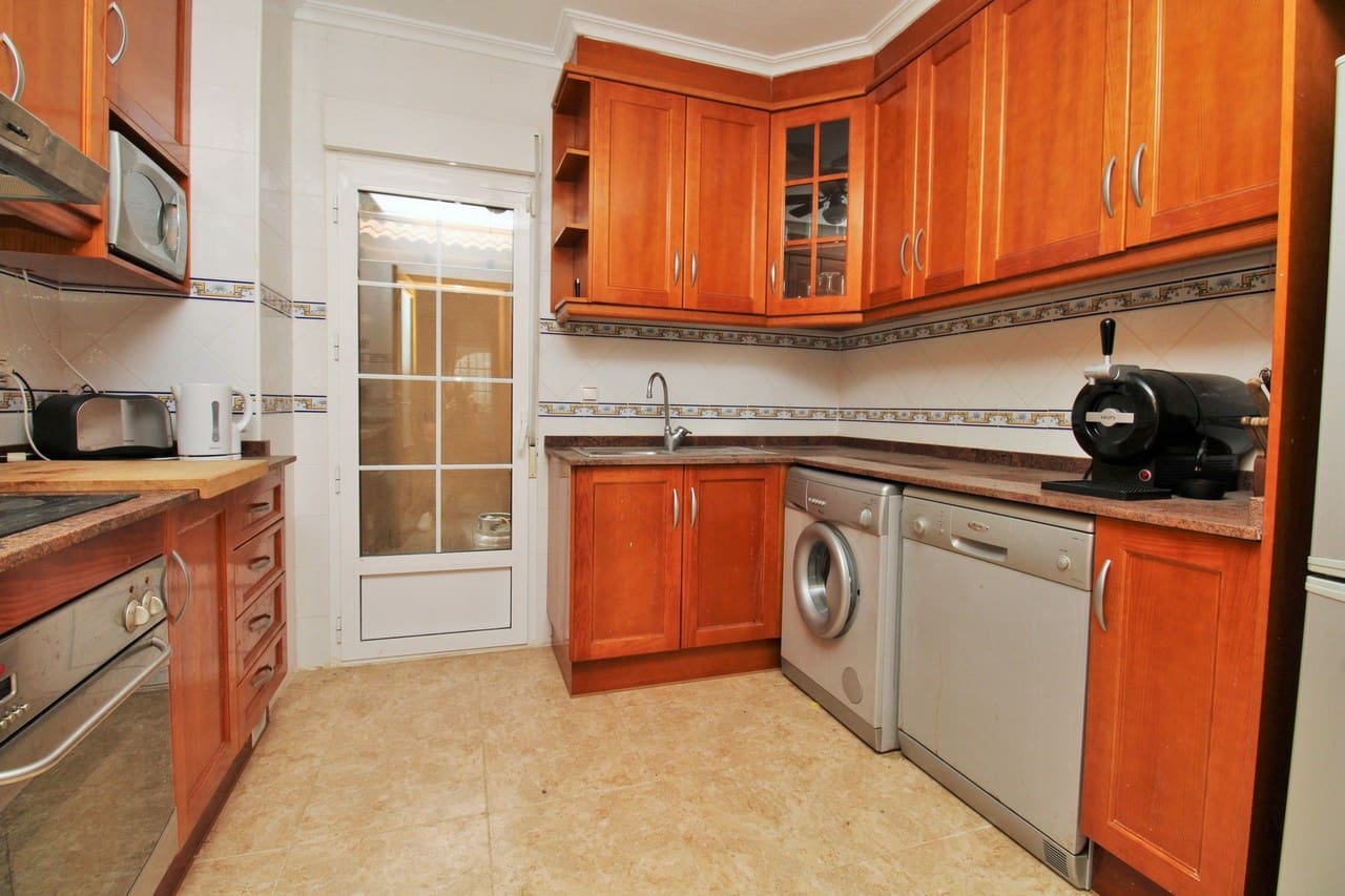 3 sovrum Hus till salu i Villamartin med pool garage - 199 950 € (Ref: 10017140)