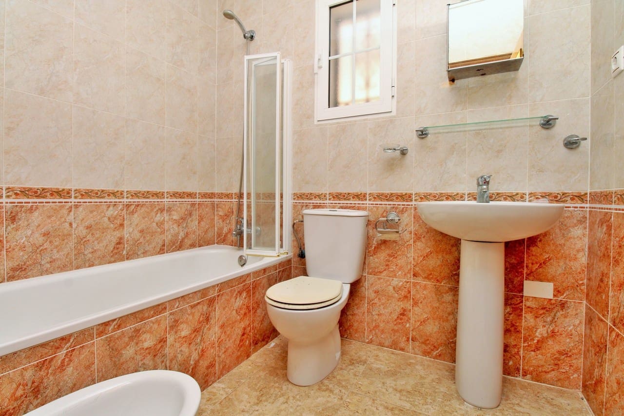 3 sovrum Hus till salu i Villamartin med pool garage - 199 950 € (Ref: 10017140)