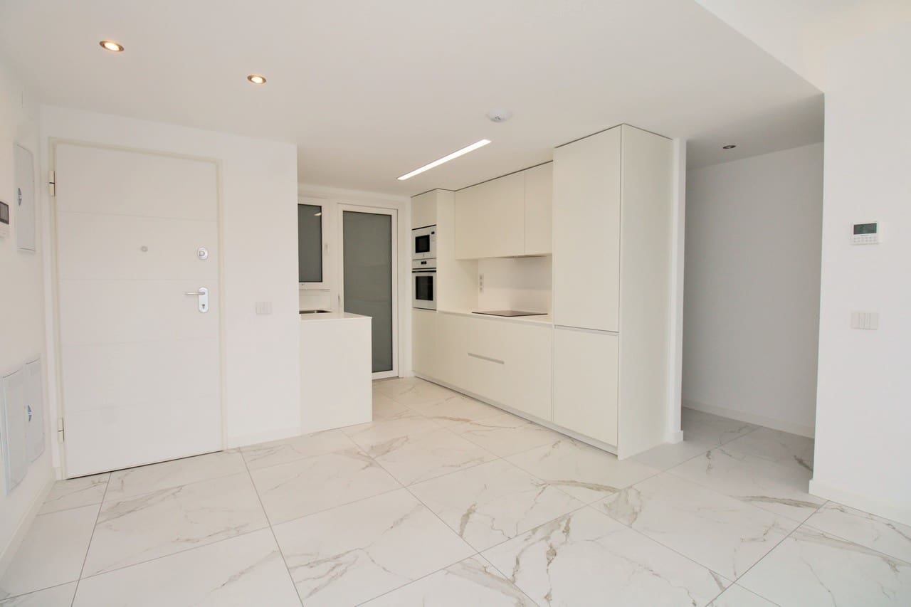 Apartamento de 2 habitaciones en Orihuela Costa en venta con piscina garaje - 359.900 € (Ref: 10017142)