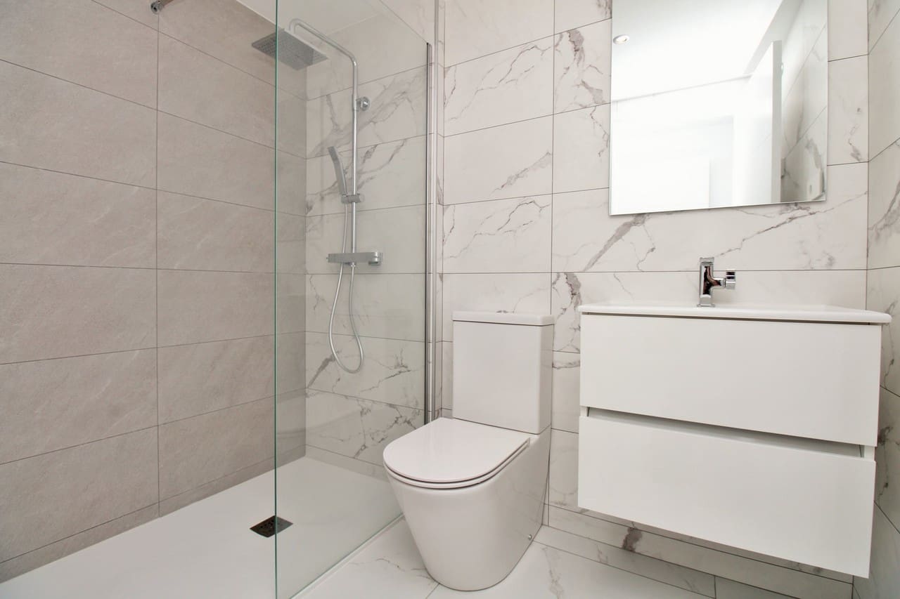 Apartamento de 2 habitaciones en Orihuela Costa en venta con piscina garaje - 359.900 € (Ref: 10017142)