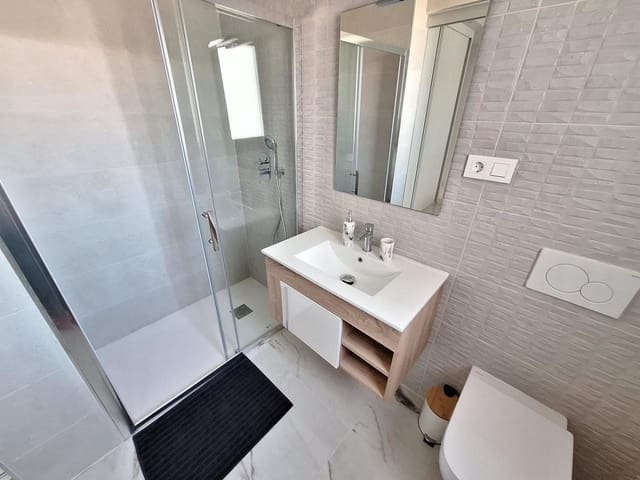 Apartamento de 2 habitaciones en Dehesa de Campoamor, Orihuela en venta con piscina garaje - 369.900 € (Ref: 10017144)