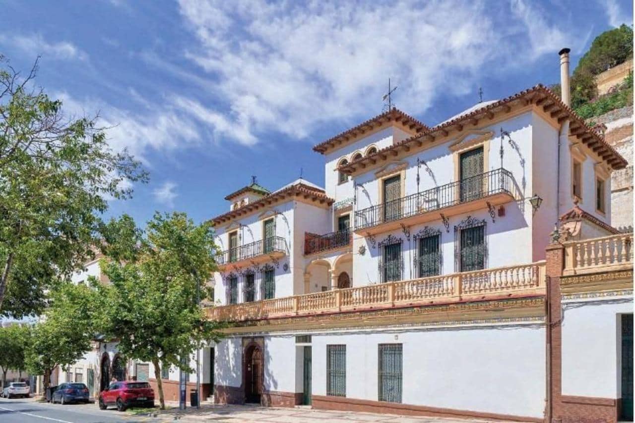2 bedroom Apartment for sale in Malaga city with pool garage - € 1,950,000 (Ref: 10017154)