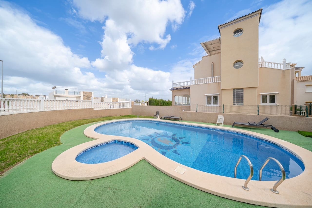 4 chambre Villa/Maison à vendre à Orihuela Costa avec piscine - 460 000 € (Ref: 10017172)