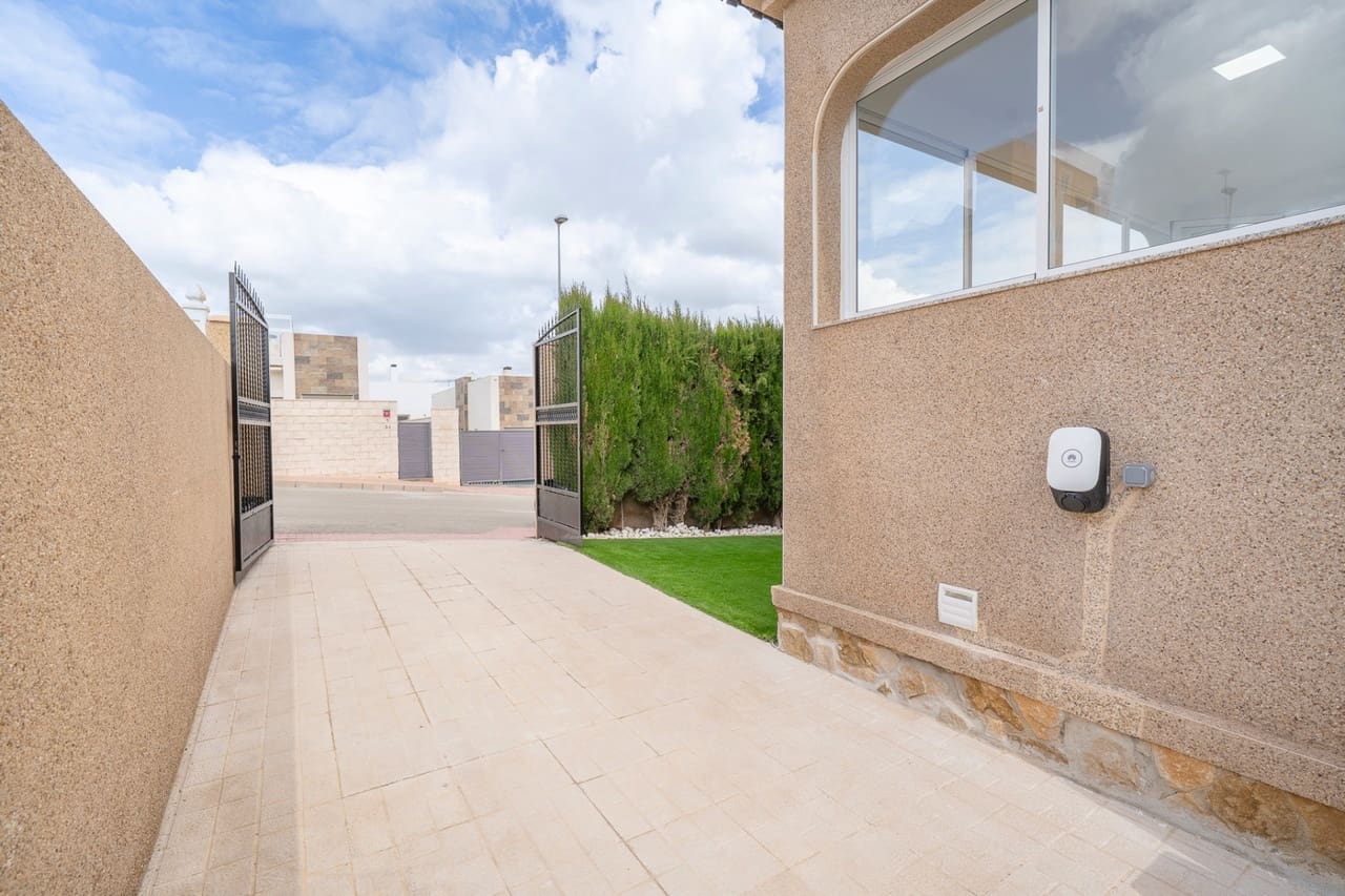 4 chambre Villa/Maison à vendre à Orihuela Costa avec piscine - 460 000 € (Ref: 10017172)