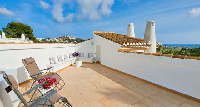 2 sypialnia Dom na sprzedaż w Casco Urbano, Teulada-Moraira z basenem garażem - 465 000 € (Ref: 10017174)