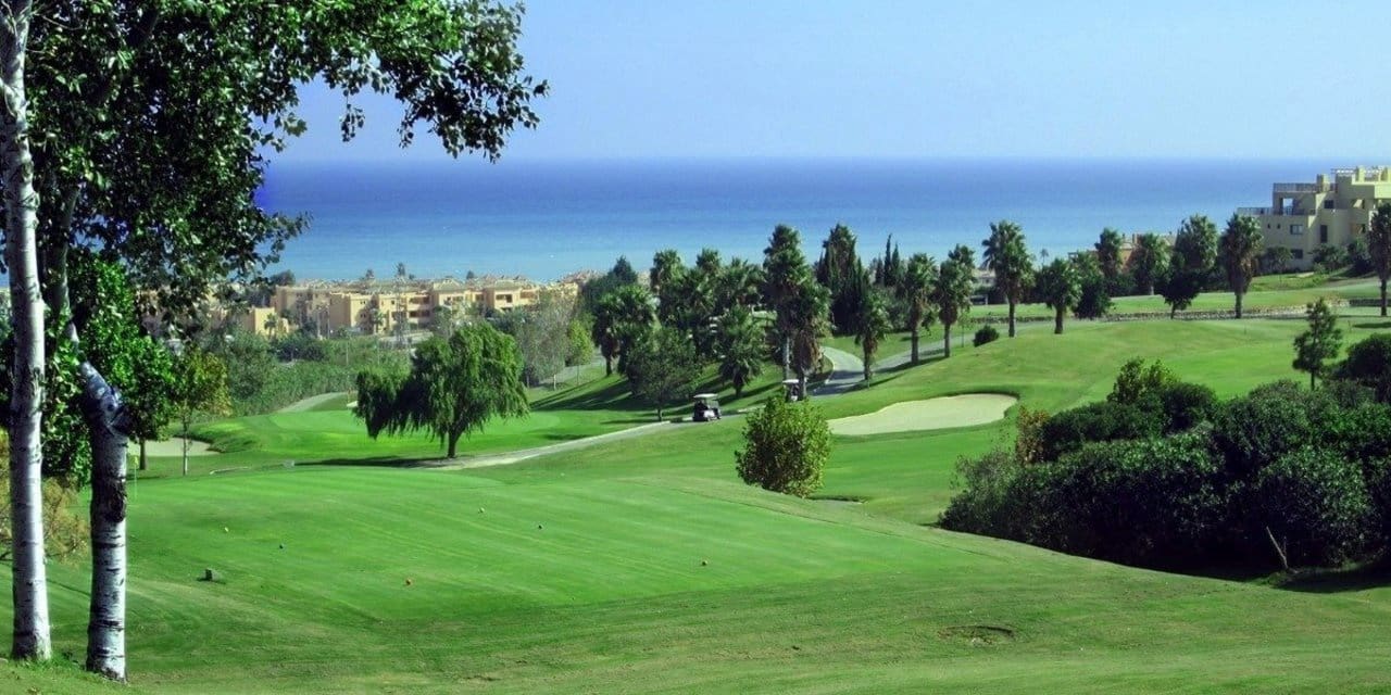 4 bedroom Townhouse for sale in Manilva with pool garage - € 465,000 (Ref: 10018289)
