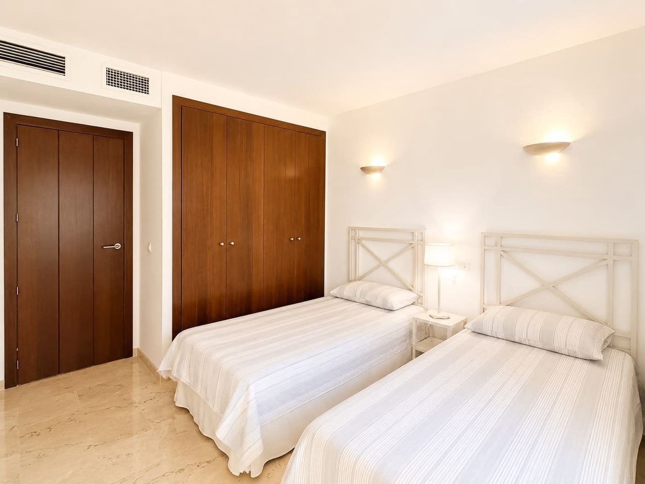 2 chambre Appartement à vendre à Orihuela Costa avec piscine garage - 239 995 € (Ref: 10018292)