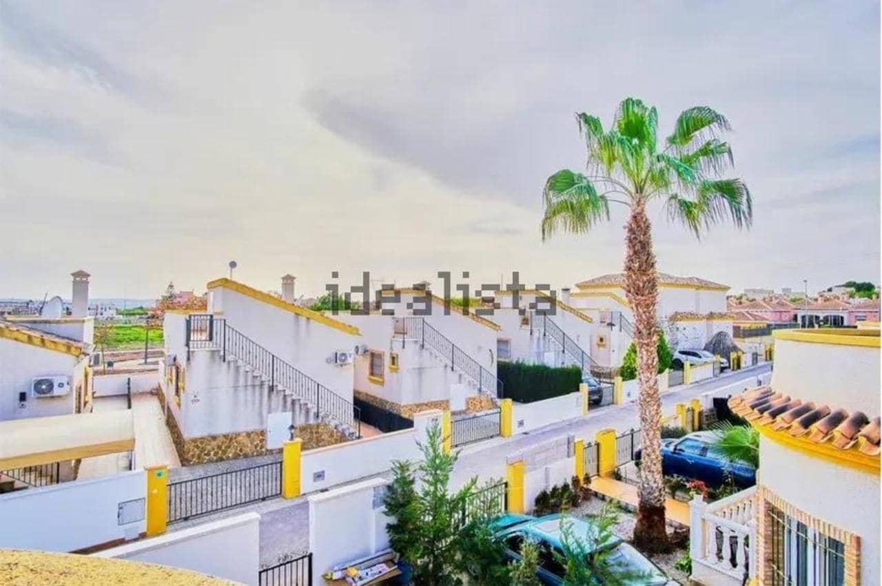 Chalet de 3 habitaciones en Los Montesinos en venta con garaje - 270.000 € (Ref: 10018293)