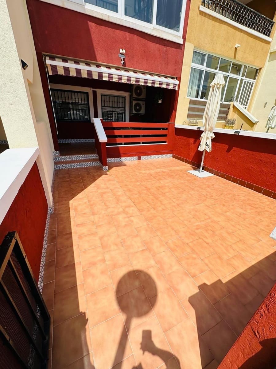 2 Zimmer Villa zu verkaufen in Orihuela Costa mit Pool Garage - 183.000 € (Ref: 10018294)