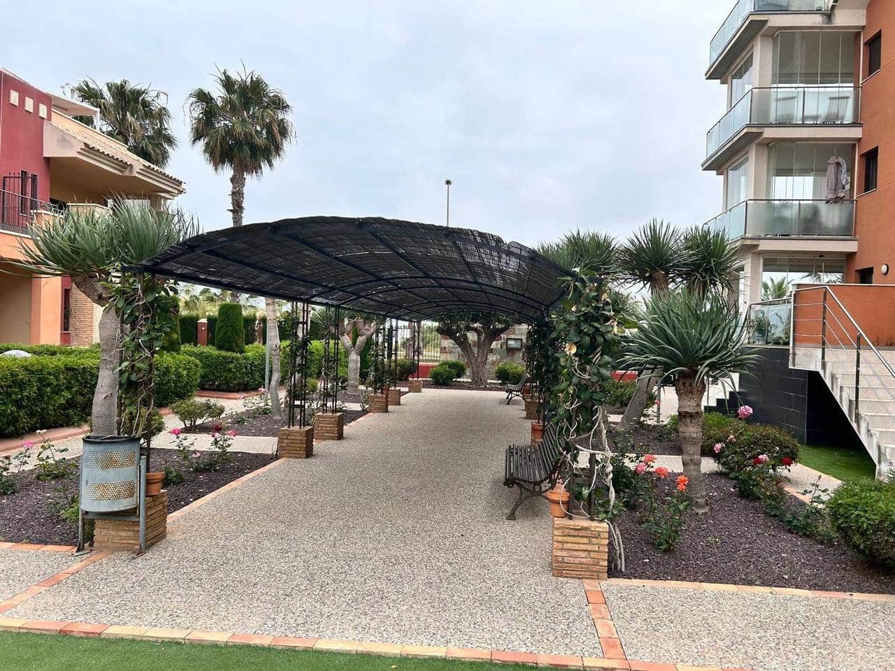 2 soveværelse Lejlighed til salg i Orihuela Costa med swimmingpool garage - € 220.000 (Ref: 10018295)