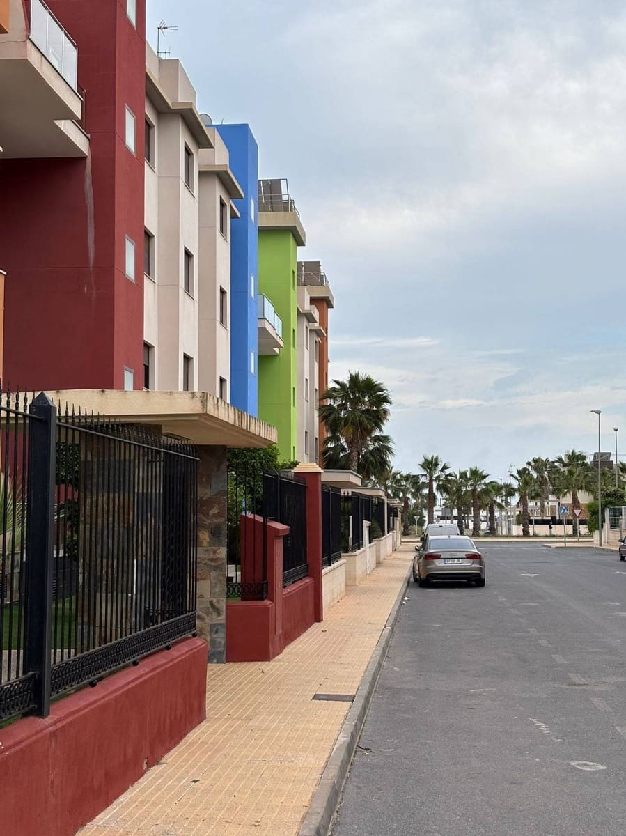 2 soveværelse Lejlighed til salg i Orihuela Costa med swimmingpool garage - € 220.000 (Ref: 10018295)