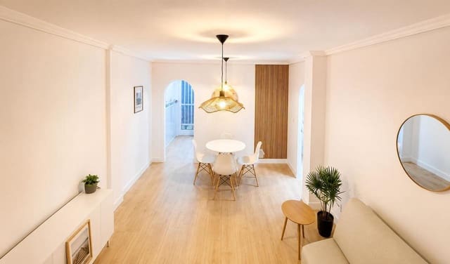 2 Zimmer Apartment zu verkaufen in Dehesa de Campoamor, Orihuela mit Pool - 165.000 € (Ref: 10018296)