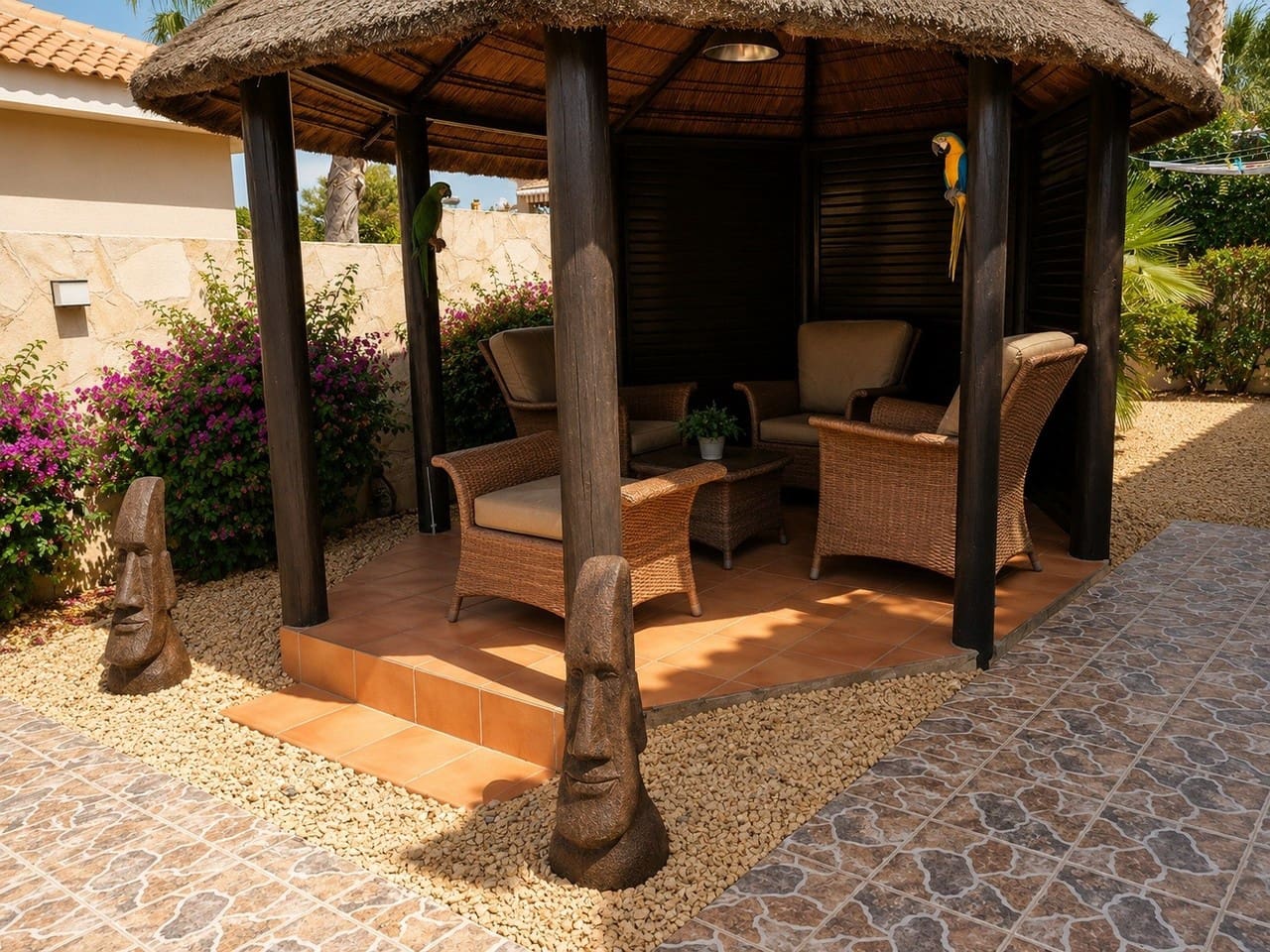 4 bedroom Villa for sale in Rojales with pool garage - € 557,000 (Ref: 10018297)