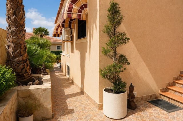 4 Zimmer Villa zu verkaufen in Rojales mit Pool Garage - 557.000 € (Ref: 10018297)