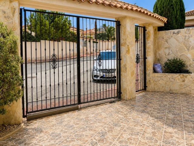 4 Zimmer Villa zu verkaufen in Rojales mit Pool Garage - 557.000 € (Ref: 10018297)