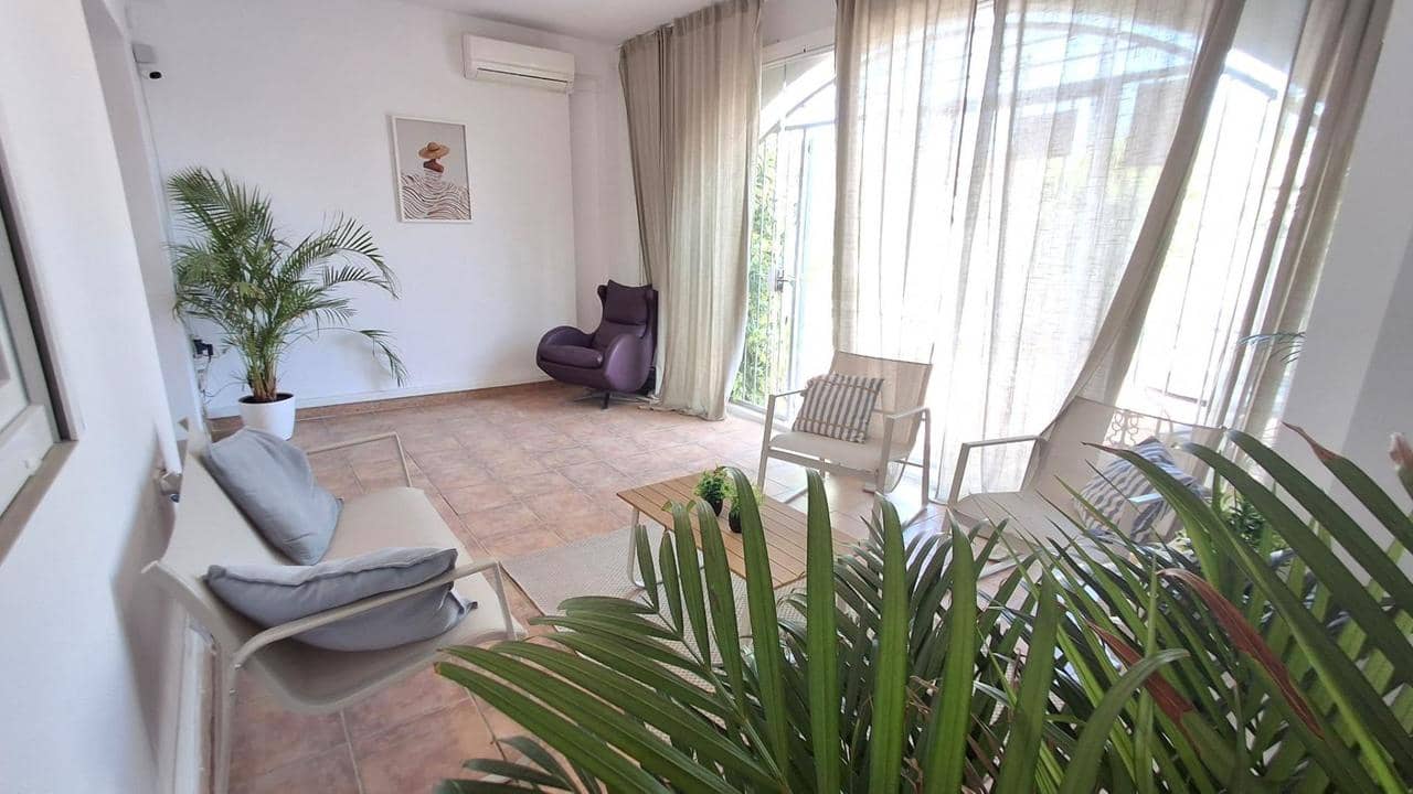 Casa de 3 habitaciones en Orihuela Costa en venta - 204.000 € (Ref: 10023647)