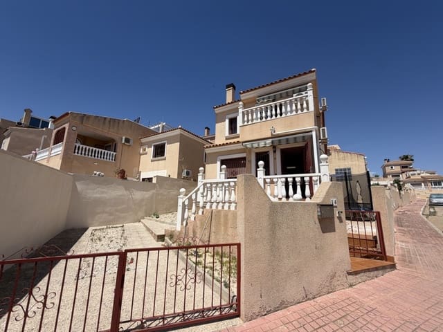 2 soverom Villa til salgs i Villamartin, Orihuela med svømmebasseng - € 218 000 (Ref: 10025191)