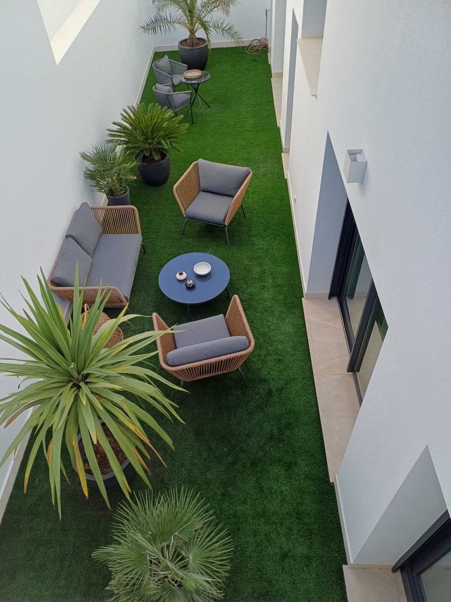 4 bedroom Villa for sale in Rojales with pool garage - € 899,000 (Ref: 10026894)
