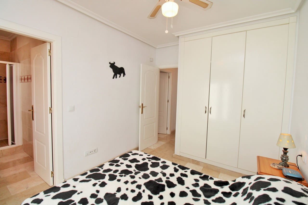 2 soverom Leilighet til salgs i Villamartin med svømmebasseng - € 189 950 (Ref: 10026902)