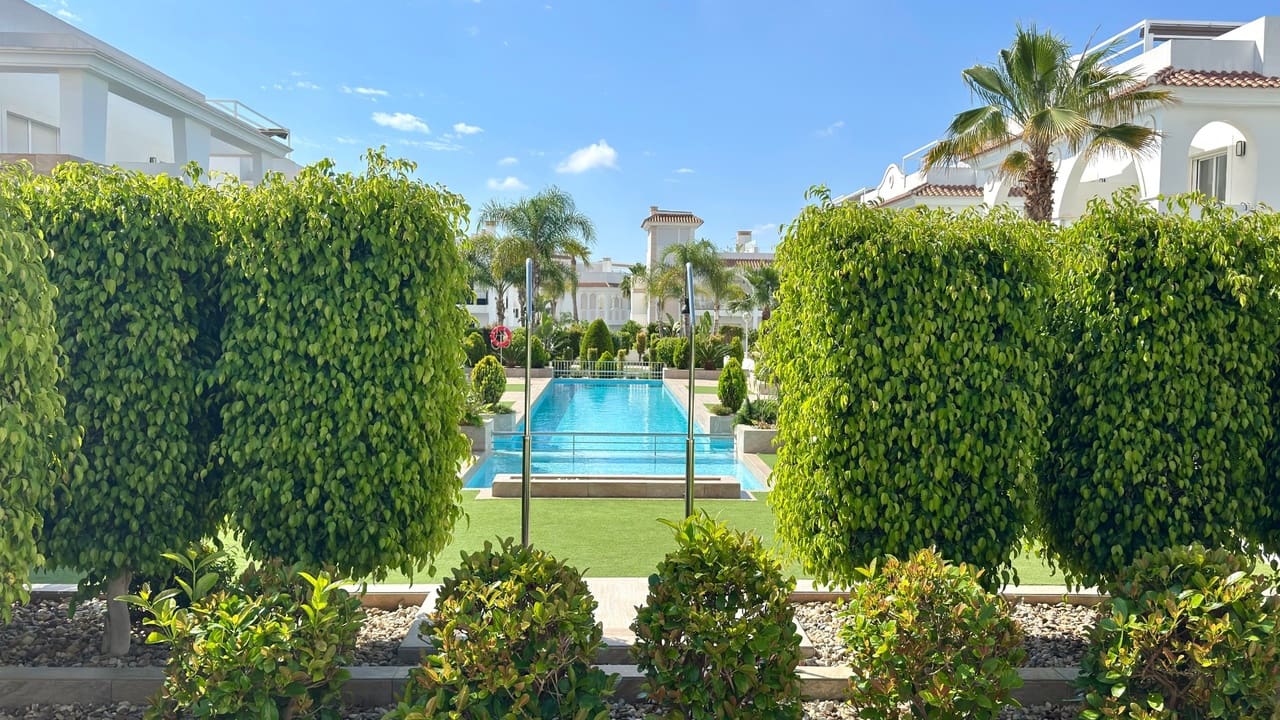 2 slaapkamer Villa te koop in Ciudad Quesada met zwembad garage - € 299.950 (Ref: 10026912)