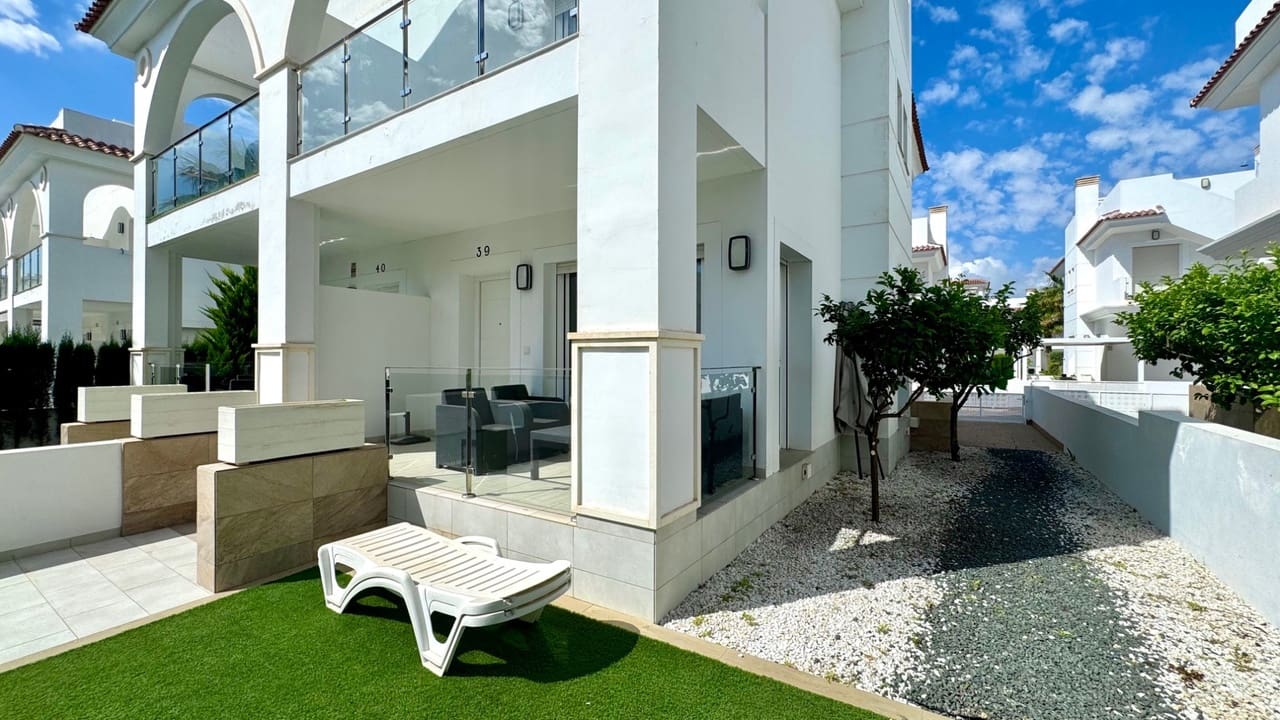 2 slaapkamer Villa te koop in Ciudad Quesada met zwembad garage - € 299.950 (Ref: 10026912)