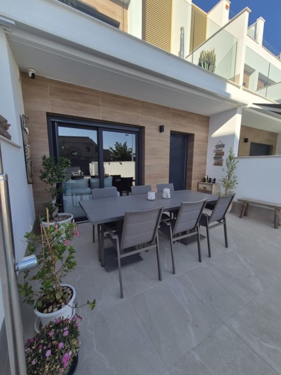 3 soveværelse Byhus til salg i San Pedro del Pinatar med swimmingpool - € 375.000 (Ref: 10029196)