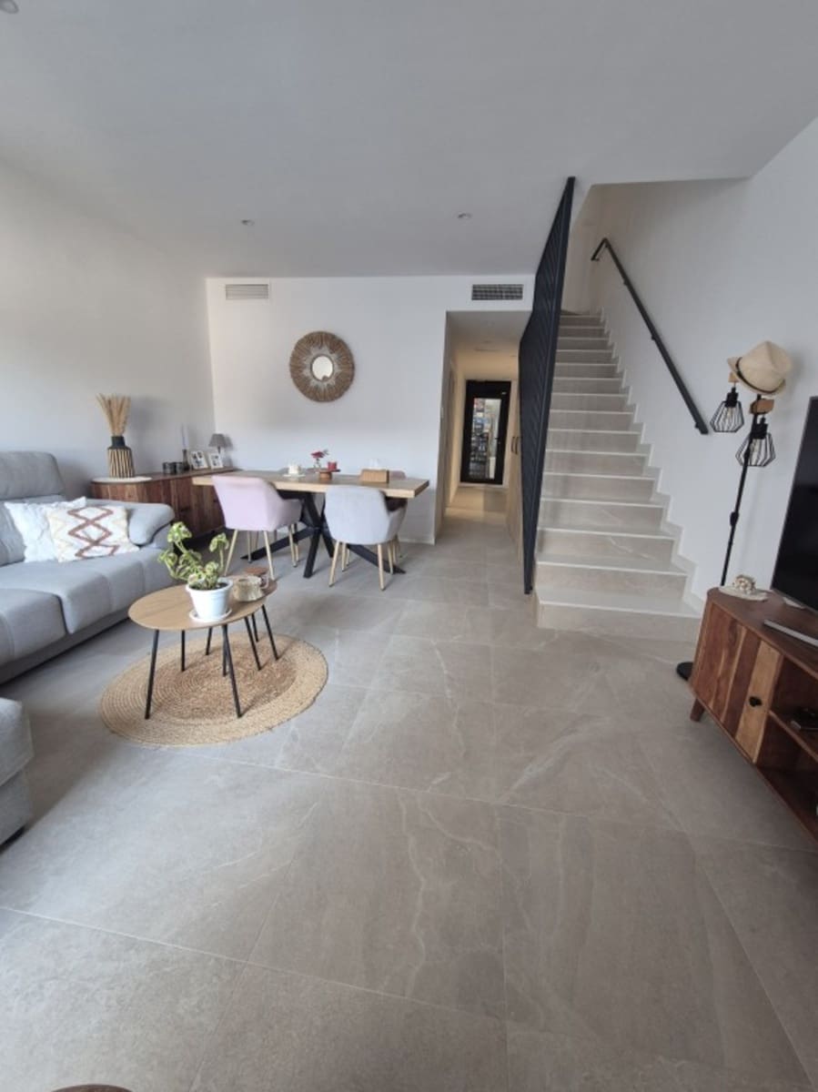3 soveværelse Byhus til salg i San Pedro del Pinatar med swimmingpool - € 375.000 (Ref: 10029196)