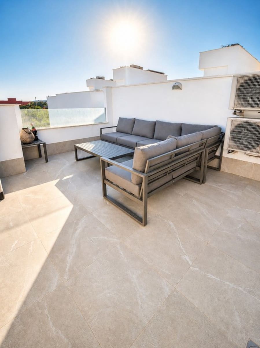 3 soveværelse Byhus til salg i San Pedro del Pinatar med swimmingpool - € 375.000 (Ref: 10029196)