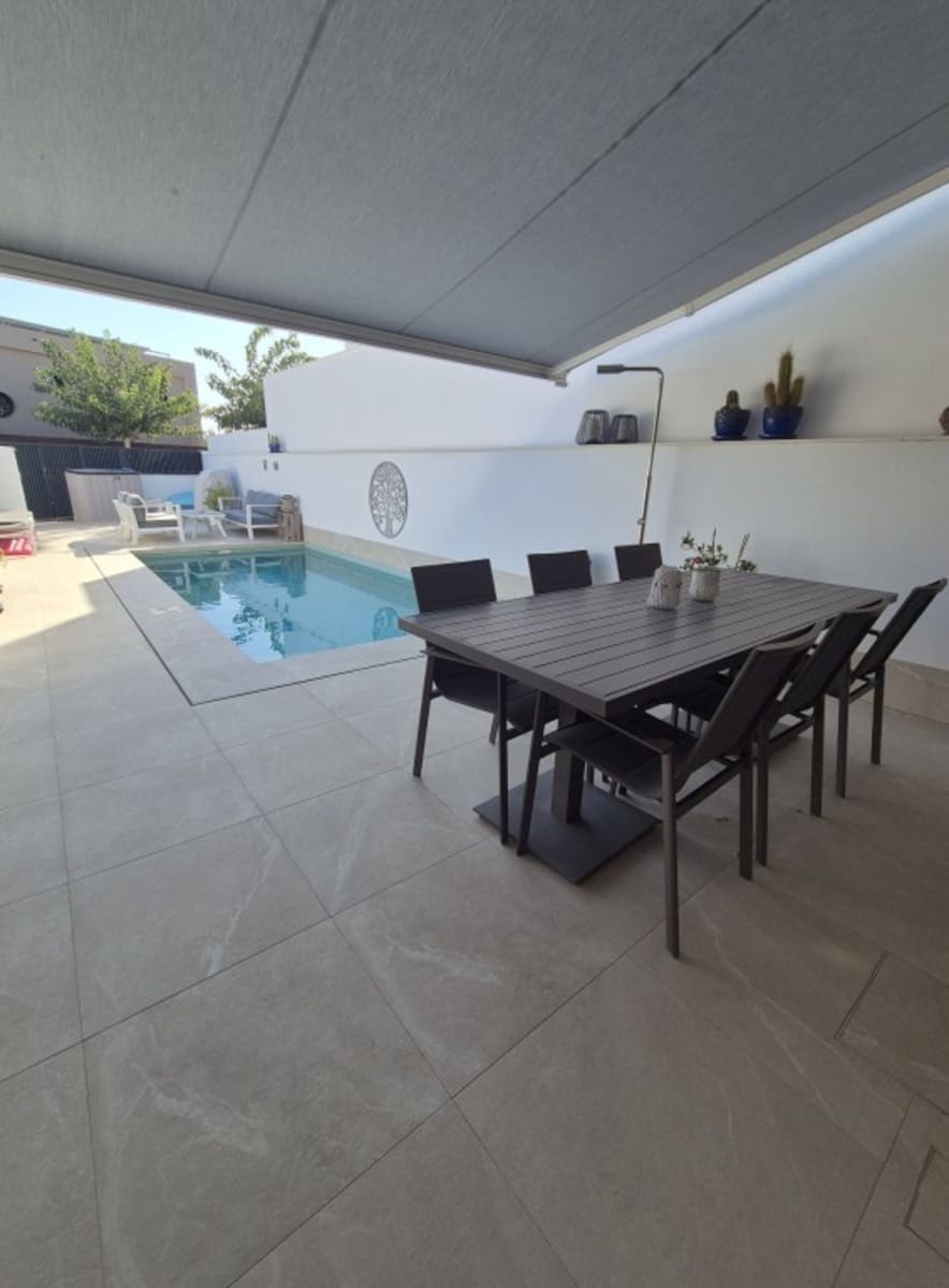 3 soveværelse Byhus til salg i San Pedro del Pinatar med swimmingpool - € 375.000 (Ref: 10029196)