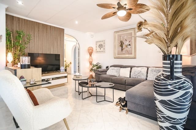 3 soveværelse Villa til salg i La Marina, Elche / Elx med swimmingpool garage - € 525.000 (Ref: 10037066)