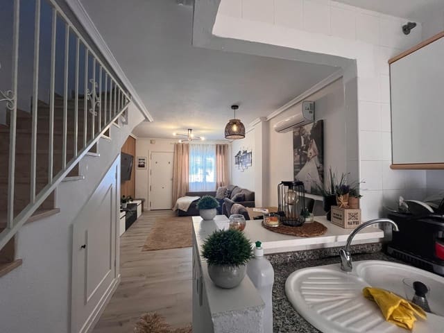 2 soveværelse Byhus til salg i Torre de la Horadada, Pilar de la Horadada med swimmingpool garage - € 265.000 (Ref: 10037074)