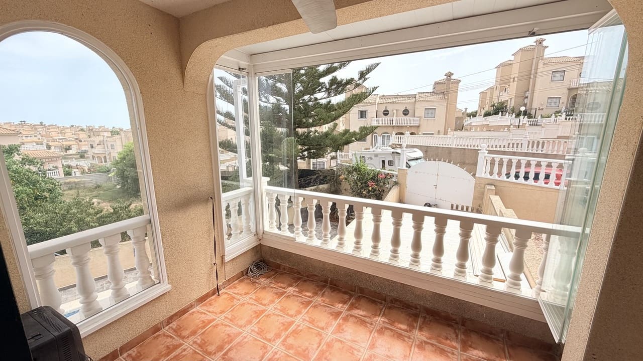 3 bedroom Villa for sale in Orihuela Costa with pool garage - € 425,000 (Ref: 10038689)