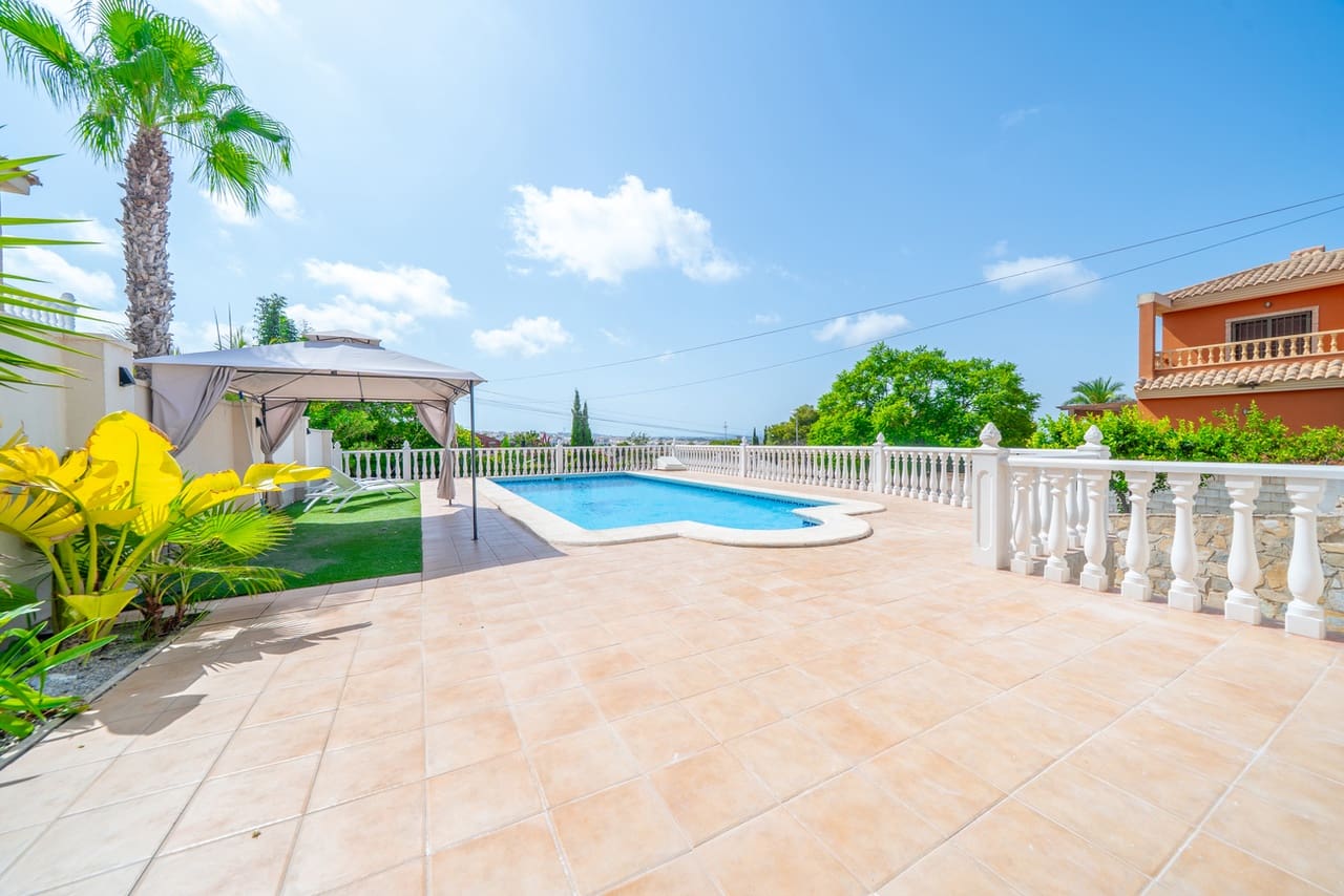 5 slaapkamer Villa te koop in Los Balcones met zwembad garage - € 620.000 (Ref: 10042637)