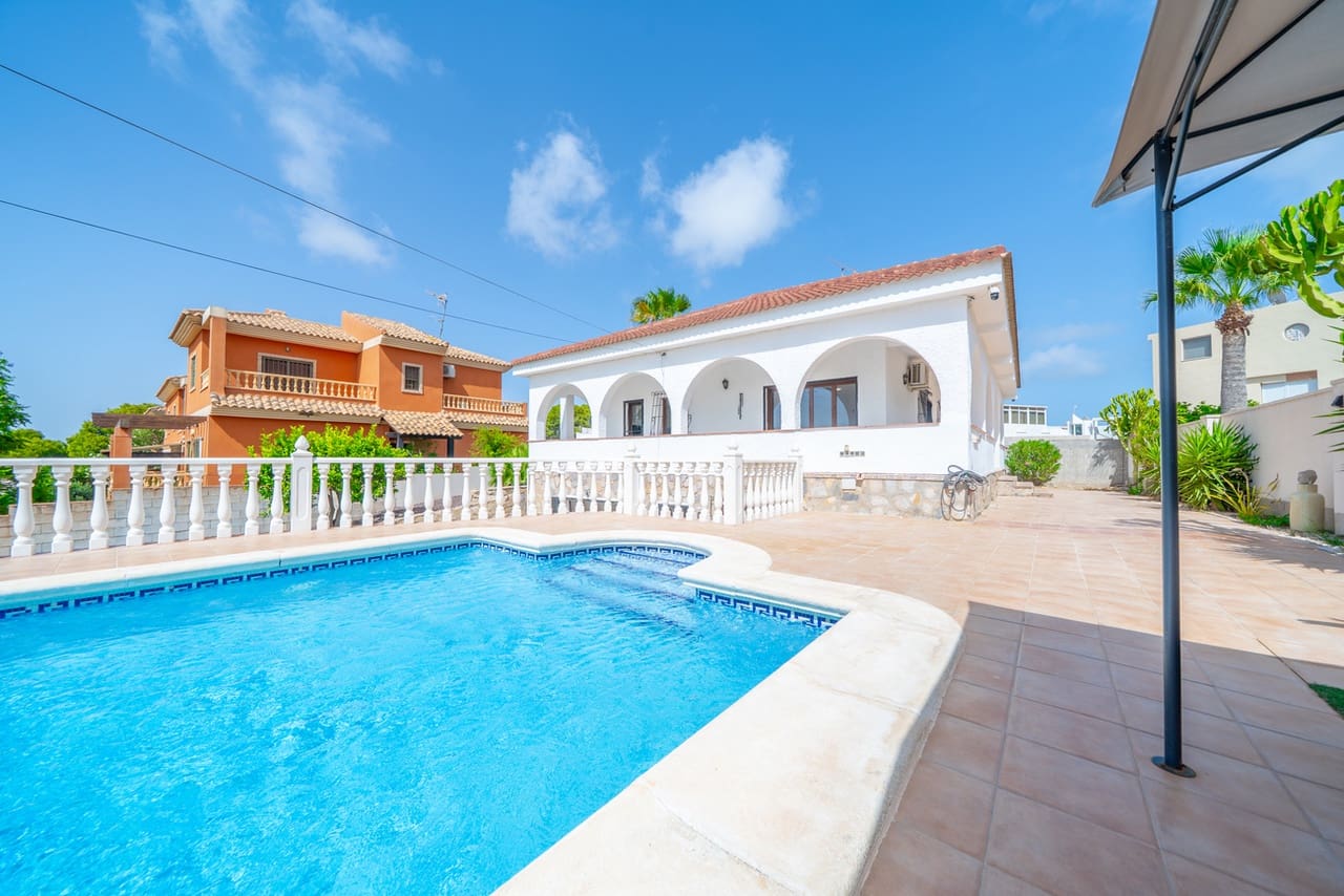 5 slaapkamer Villa te koop in Los Balcones met zwembad garage - € 620.000 (Ref: 10042637)