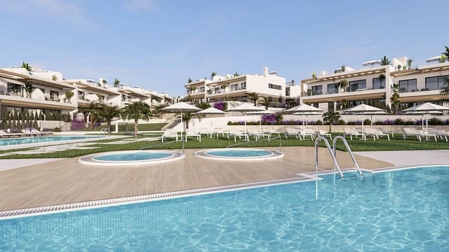 3 sypialnia Bungalow na sprzedaż w Los Balcones - Los Altos, Torrevieja z basenem garażem - 371 000 € (Ref: 10048863)