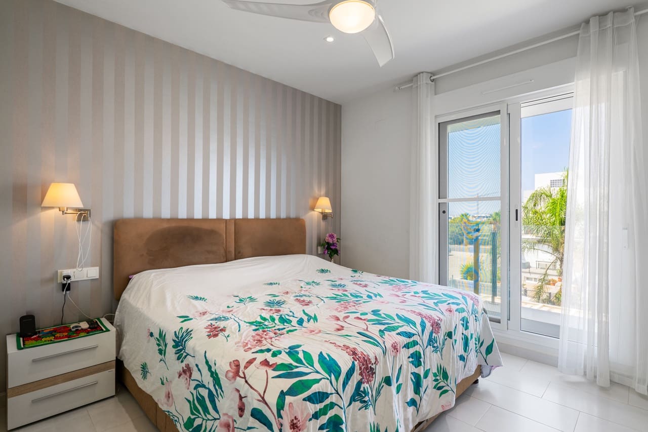 4 quarto Casa em Banda para venda em Torrevieja com piscina garagem - 399 000 € (Ref: 10048865)