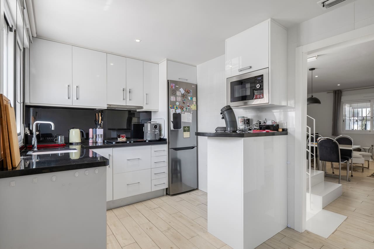 4 quarto Casa em Banda para venda em Torrevieja com piscina garagem - 399 000 € (Ref: 10048865)