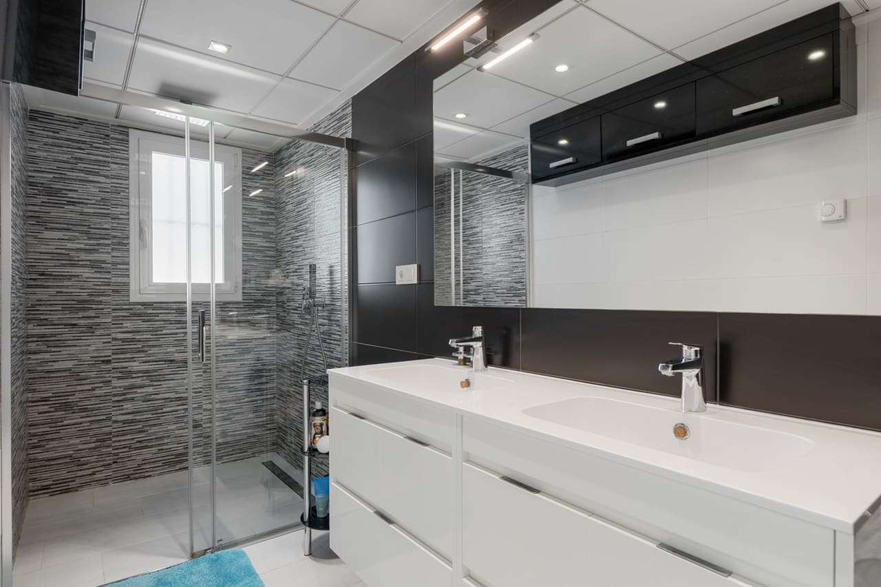 4 quarto Casa em Banda para venda em Torrevieja com piscina garagem - 399 000 € (Ref: 10048865)