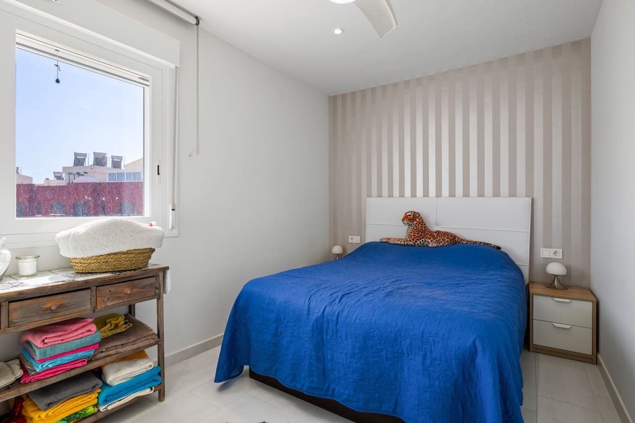4 quarto Casa em Banda para venda em Torrevieja com piscina garagem - 399 000 € (Ref: 10048865)