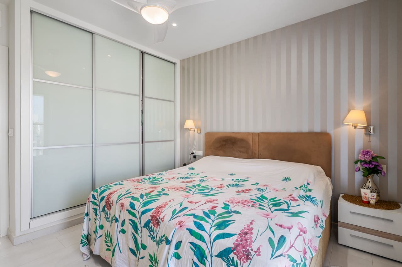 4 quarto Casa em Banda para venda em Torrevieja com piscina garagem - 399 000 € (Ref: 10048865)