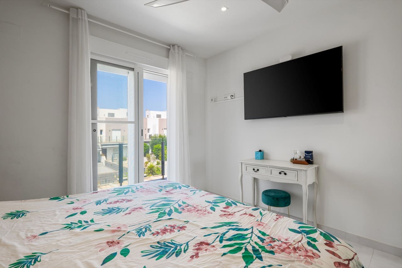 4 quarto Casa em Banda para venda em Torrevieja com piscina garagem - 399 000 € (Ref: 10048865)