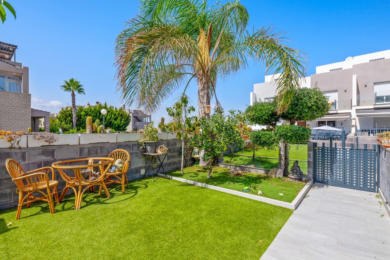 4 quarto Casa em Banda para venda em Torrevieja com piscina garagem - 399 000 € (Ref: 10048865)