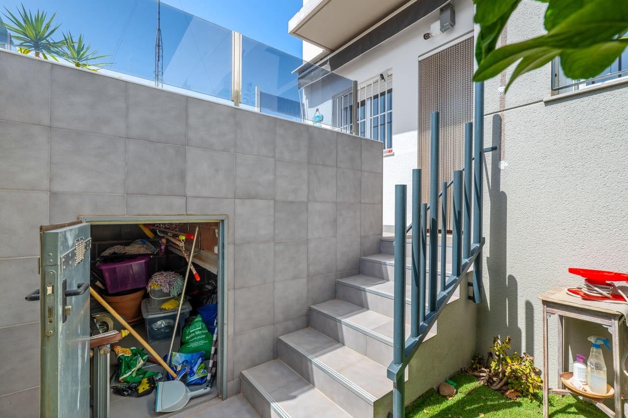 4 quarto Casa em Banda para venda em Torrevieja com piscina garagem - 399 000 € (Ref: 10048865)
