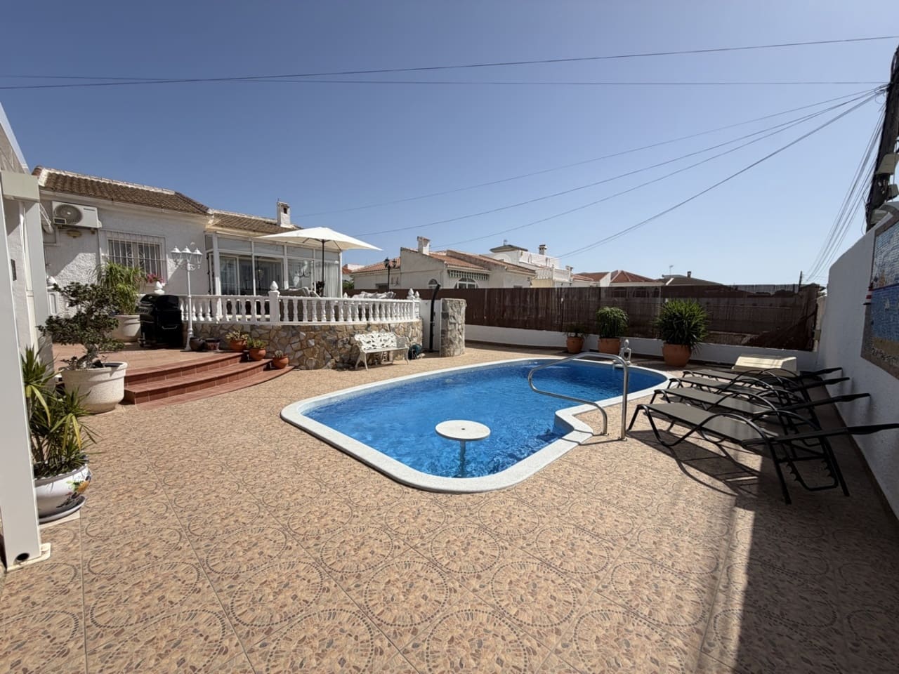 3 soverom Bungalow til salgs i San Luis med svømmebasseng garasje - € 399 900 (Ref: 10058042)