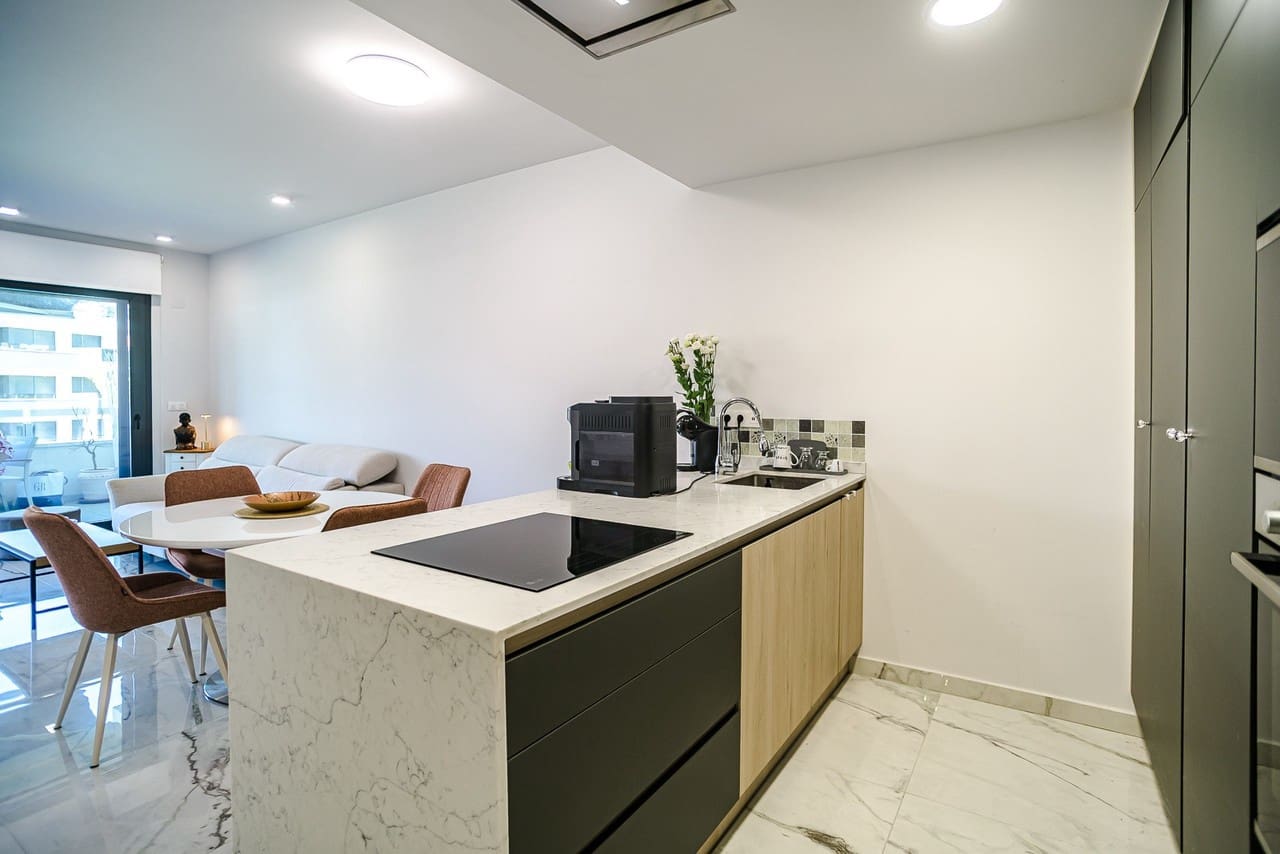 2 soveværelse Lejlighed til salg i Playa Flamenca med swimmingpool garage - € 350.000 (Ref: 10058064)