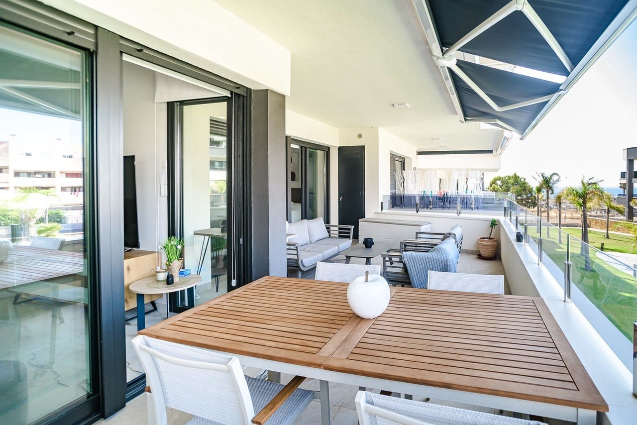 2 soveværelse Lejlighed til salg i Playa Flamenca med swimmingpool garage - € 350.000 (Ref: 10058064)