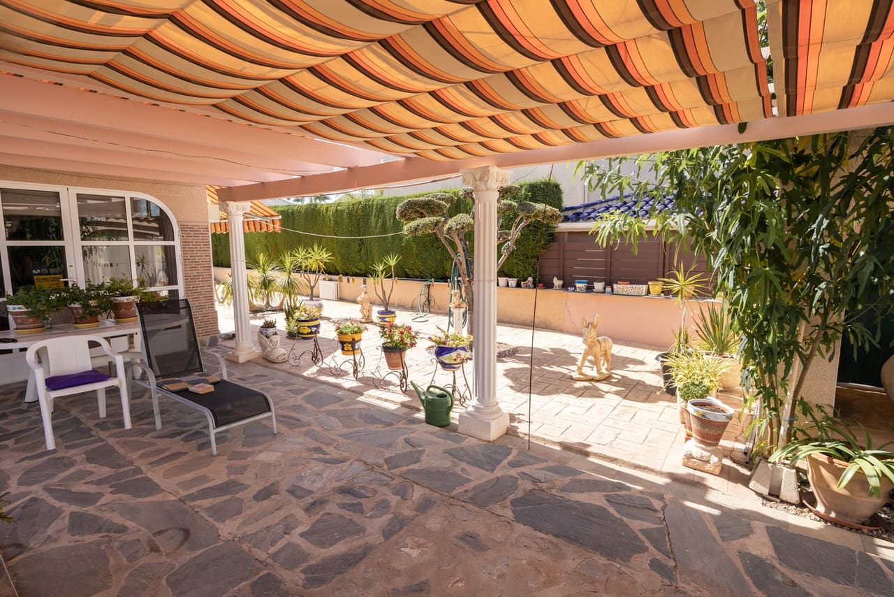 4 chambre Villa/Maison à vendre à La Regia avec piscine garage - 560 000 € (Ref: 10058067)